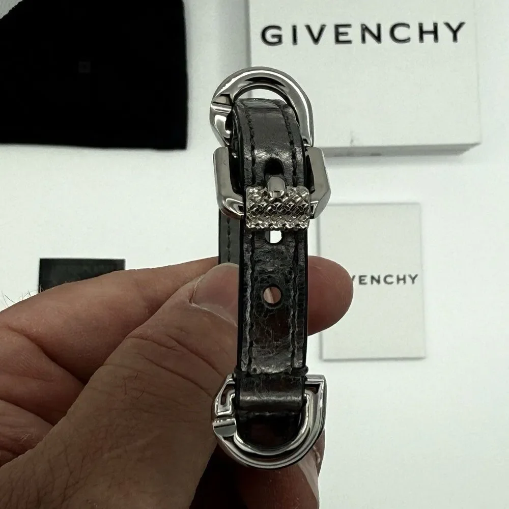 Women’s Givenchy Leather Bracelet Voyou Silvery Grey. Never Worn! Box Included!